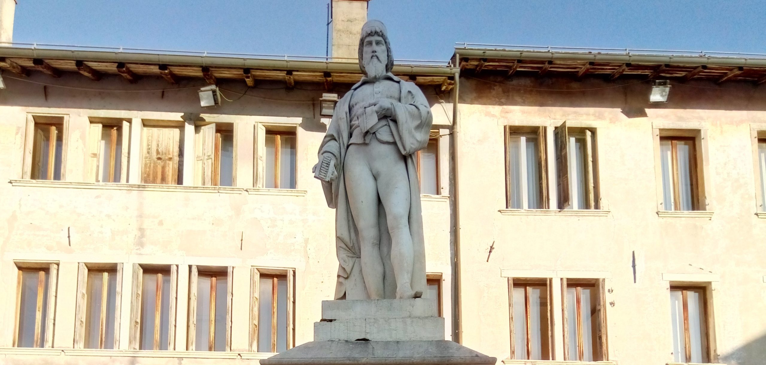 Statua_di_Panfilo_Castaldi
